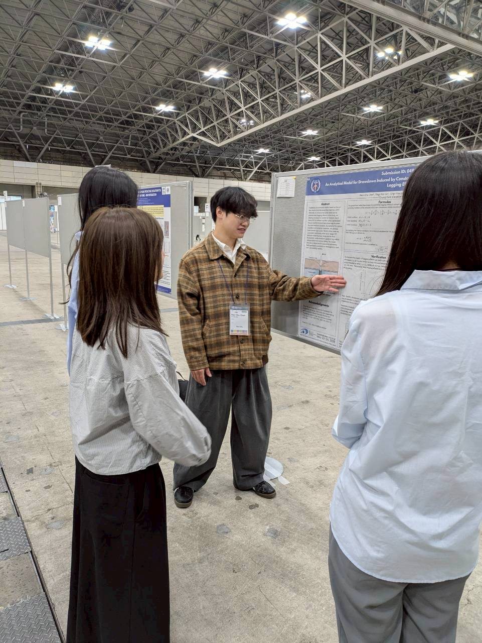 Poster discussion at JpGU 2026.
